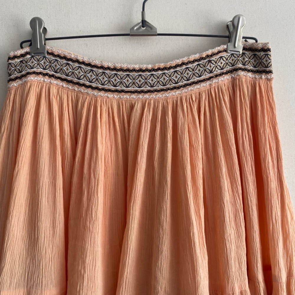 Vintage Peach Midi Dress with Black & Cream Trim - Picture 9 of 15